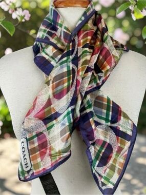 Coach DAISY Madres scarf NWT 27 x 27